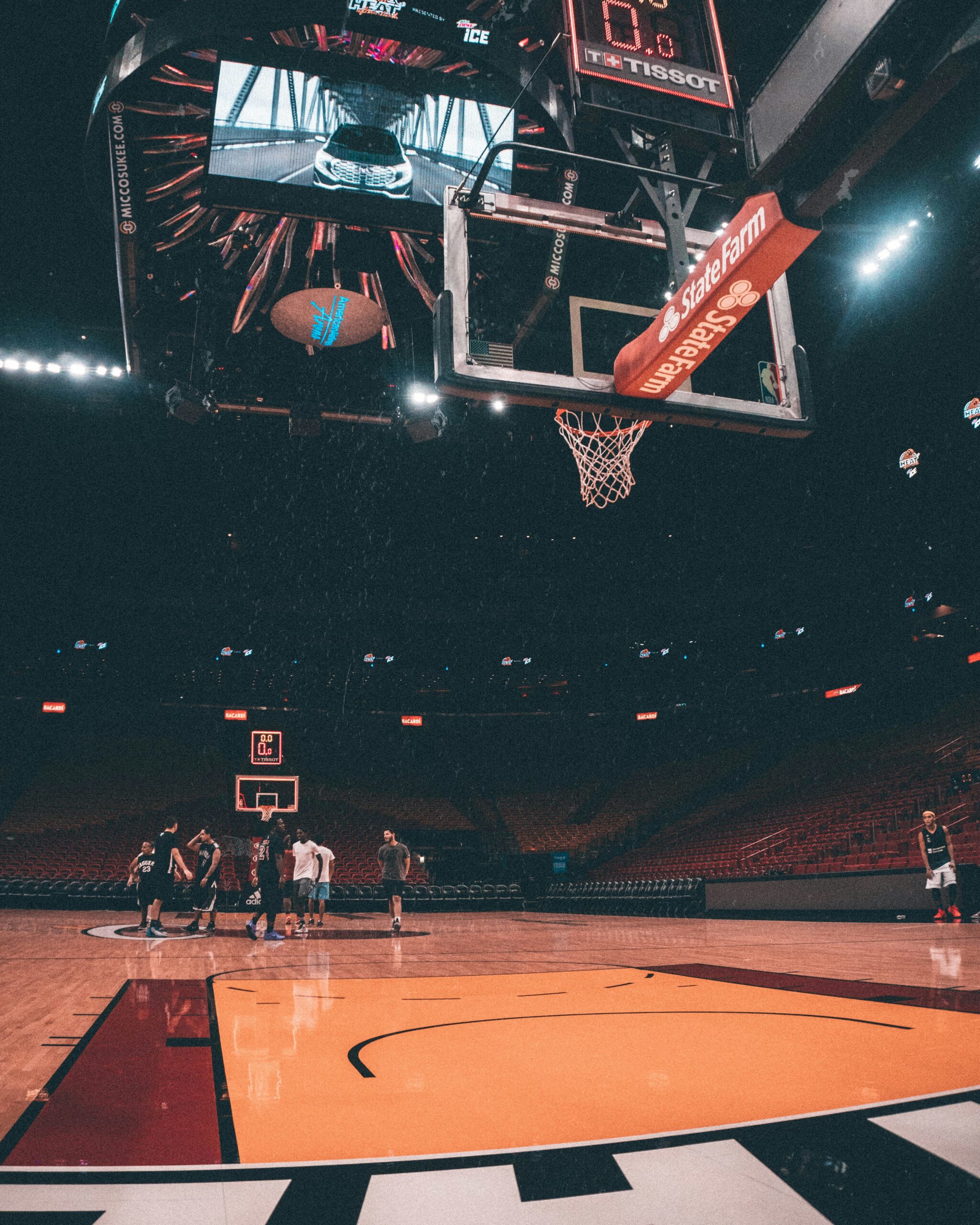 basketball team play nba court